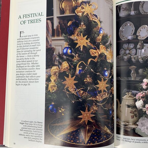 Spirit of Christmas Ser.: The Spirit of Christmas by Leisure Arts Staff... - Picture 1 of 3